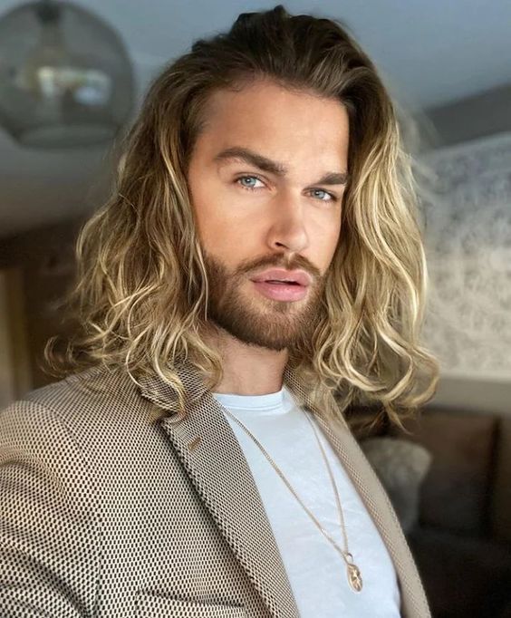 Trendy Medium Blonde Hairstyles for Men | Style Guide 2024