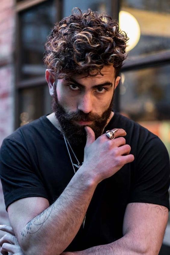 Curly Quiff Men’s Hairstyles: Modern Twists on a Classic Look