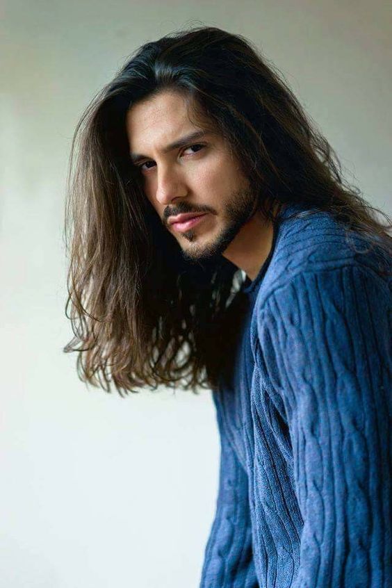 Unleash Your Style: Top Longer Hairstyles for Men with Curly & Wavy Hair – Embrace the Trend
