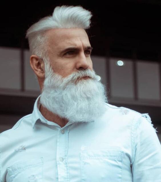 22 Men’s Long Beard Styles: From Bold Urban Looks to Rugged Outdoor Vibes