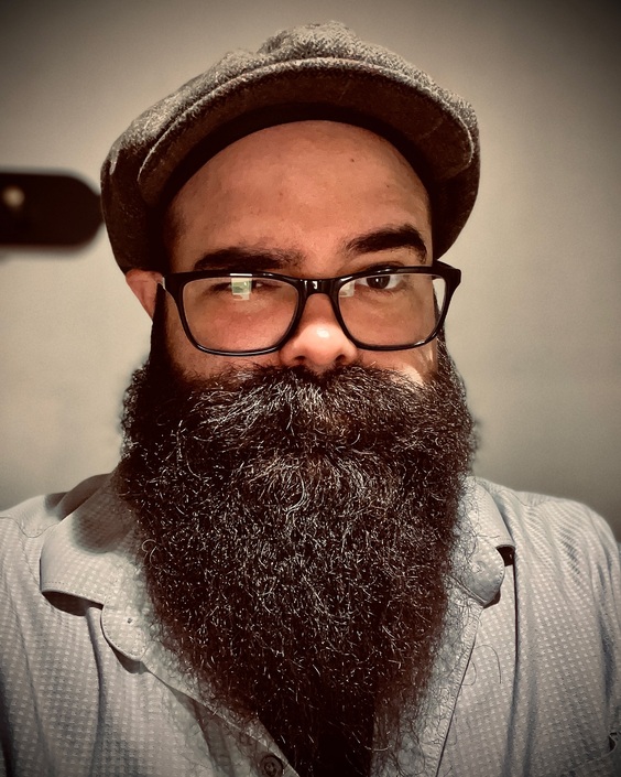 21 Chubby Bearded Men Who Embrace Fashion Trends