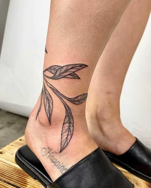 Ankle Tattoos for Women: A Guide to Elegance and Meaning