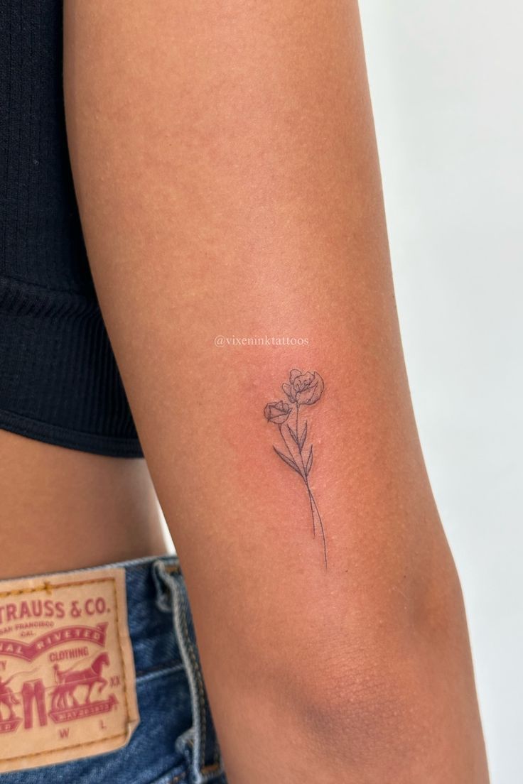 Explore 20 Stunning Fine Line Tattoo Ideas: Minimalist Designs for Women &#038; Men