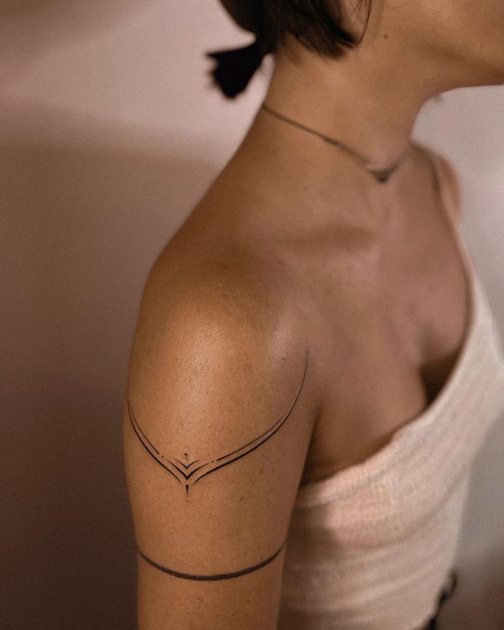 Explore 20 Stunning Fine Line Tattoo Ideas: Minimalist Designs for Women &#038; Men