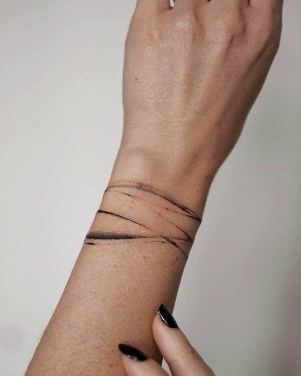 Explore 20 Stunning Fine Line Tattoo Ideas: Minimalist Designs for Women &#038; Men