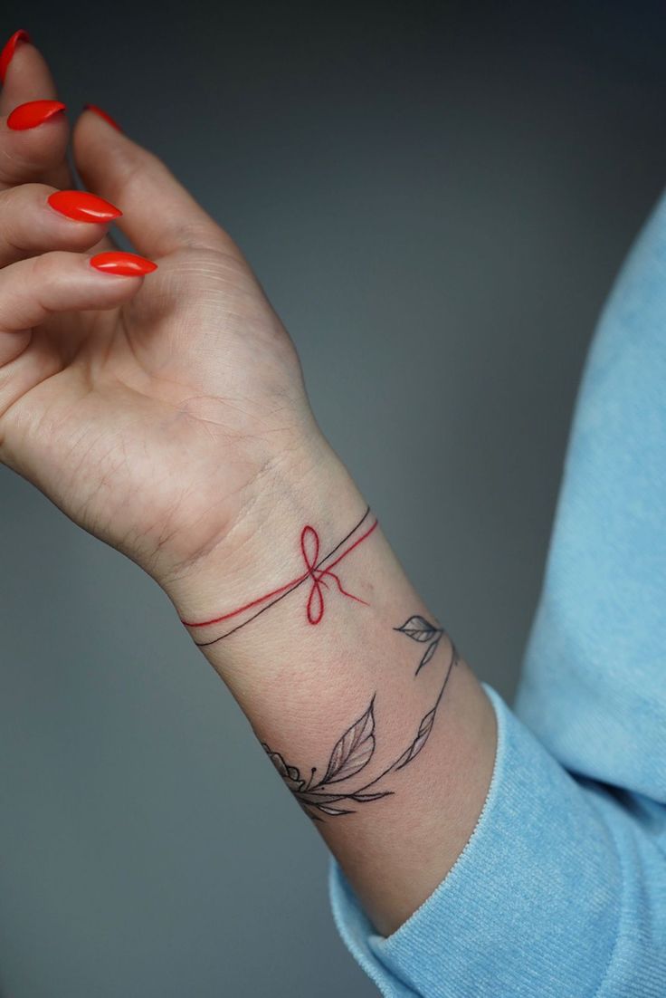 Explore 20 Stunning Fine Line Tattoo Ideas: Minimalist Designs for Women &#038; Men