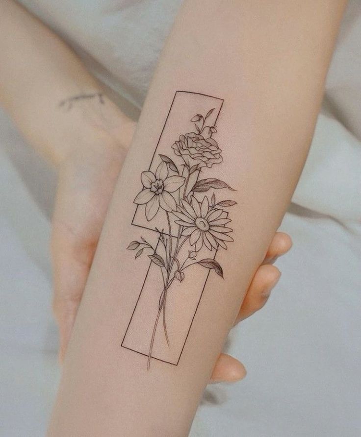 Explore 20 Stunning Fine Line Tattoo Ideas: Minimalist Designs for Women &#038; Men