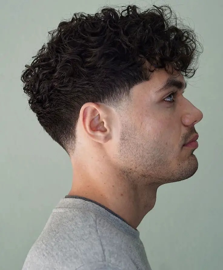 The Best Wavy Hair Men Hairstyles to Try in 2025 – From Short to Long Looks